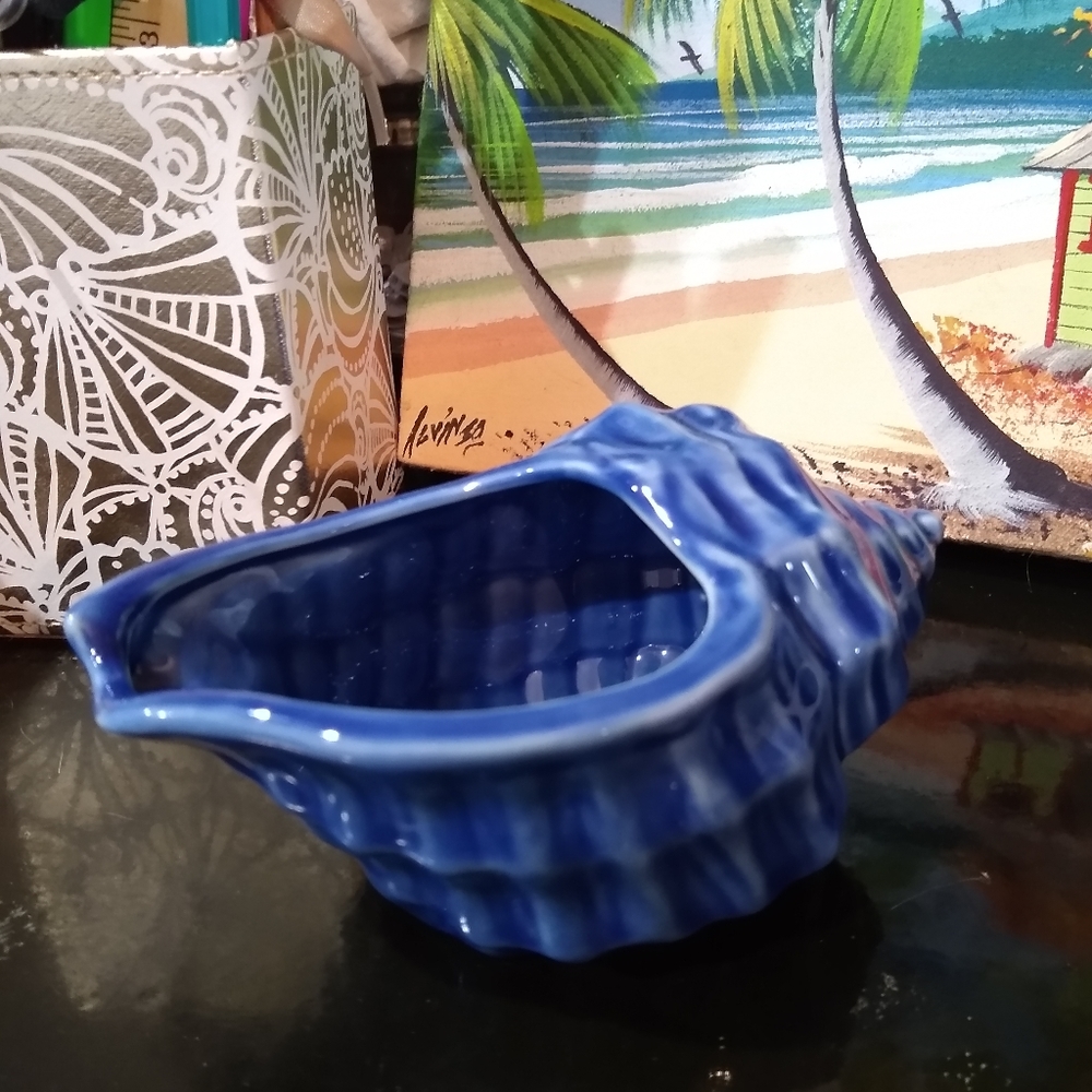 Andrea by Sadek bright blue sea shell pot or dish. Perfect for your beach house!